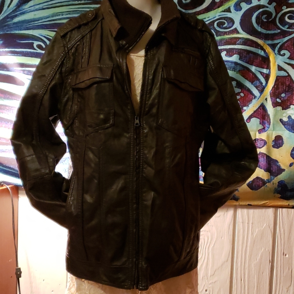 The Buckles B K E slim fit Polyurethane coat
